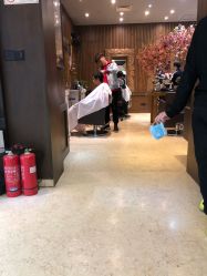 -红人馆造型世爵国际