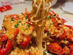 -老街烧烤大排档·地道湖北菜·龙虾馆(汉口火车站店)
