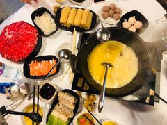 -鲜入围煮花胶鸡海鲜火锅