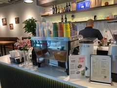 -WOW coffee