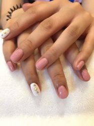 -进巍美甲美睫店