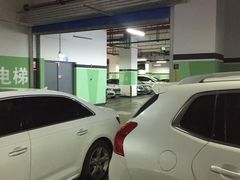 -奉贤苏宁生活广场-停车场