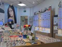 -天空之镜眼镜店蔡司依视路配镜授权零售店(望京颐堤港店)
