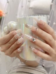 -UN·桃喜日系美睫美甲