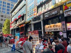 -BHC炸鸡(明洞总店)