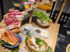 -山川小町·极番烧肉(新地假日广场店)