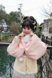 -一揽芳华汉服旗袍体验馆(拙政园店)