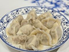 芹菜猪肉水饺-东方饺子王(创始店)