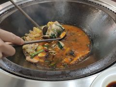 -老刘生态大鱼坊铁锅炖鱼(赛马场店)