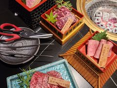 -山川小町·极番烧肉(新地假日广场店)