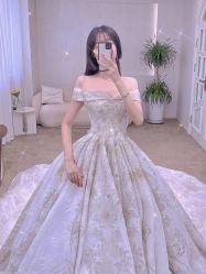 -洋洋婚纱品牌集合店