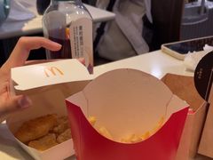 -麦当劳(汉口火车站候车室店)