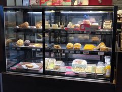 面包甜点陈列柜-星巴克臻选(深圳皇庭广场分店)