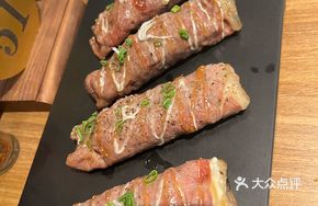 Signature Wagyu Roll
