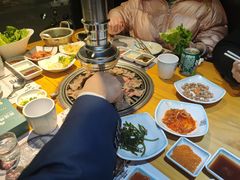 -唯成•韩国炭火烤肉 유성고기