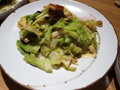 花蚬子肉炒牛心菜-顺承小院儿