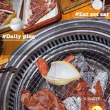 沿着银杏走来吃烤肉