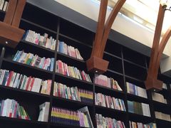 -钟书阁(松江泰晤士小镇店)