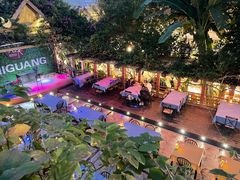 -拾光音乐餐酒吧(告庄星光夜市店)