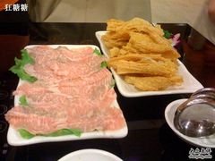 猪颈肉&炸支竹-官也街澳门火锅(新源里店)