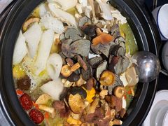 -野菌皇海景野生菌火锅(滨海大道店)