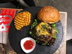 -HIGH FIVE哈福手工汉堡(桂林路店)