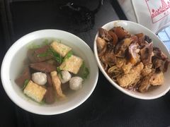 -松树干拌面店