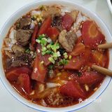 吃一口唇齿生香。梅台巷手工米粉一直坚持这个搭配