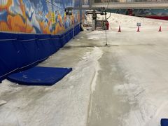 -乔波室内滑雪场