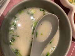 -洪氏嗨捞·广东猪肚鸡·椰子鸡火锅(西咸万象城店)