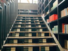 -钟书阁(松江泰晤士小镇店)