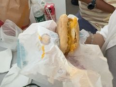 -麦当劳(上海虹桥站30B检票口楼上)