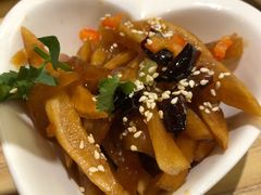 萝卜皮-小镇大厨新概念复合中餐厅(万达广场大连高新店)