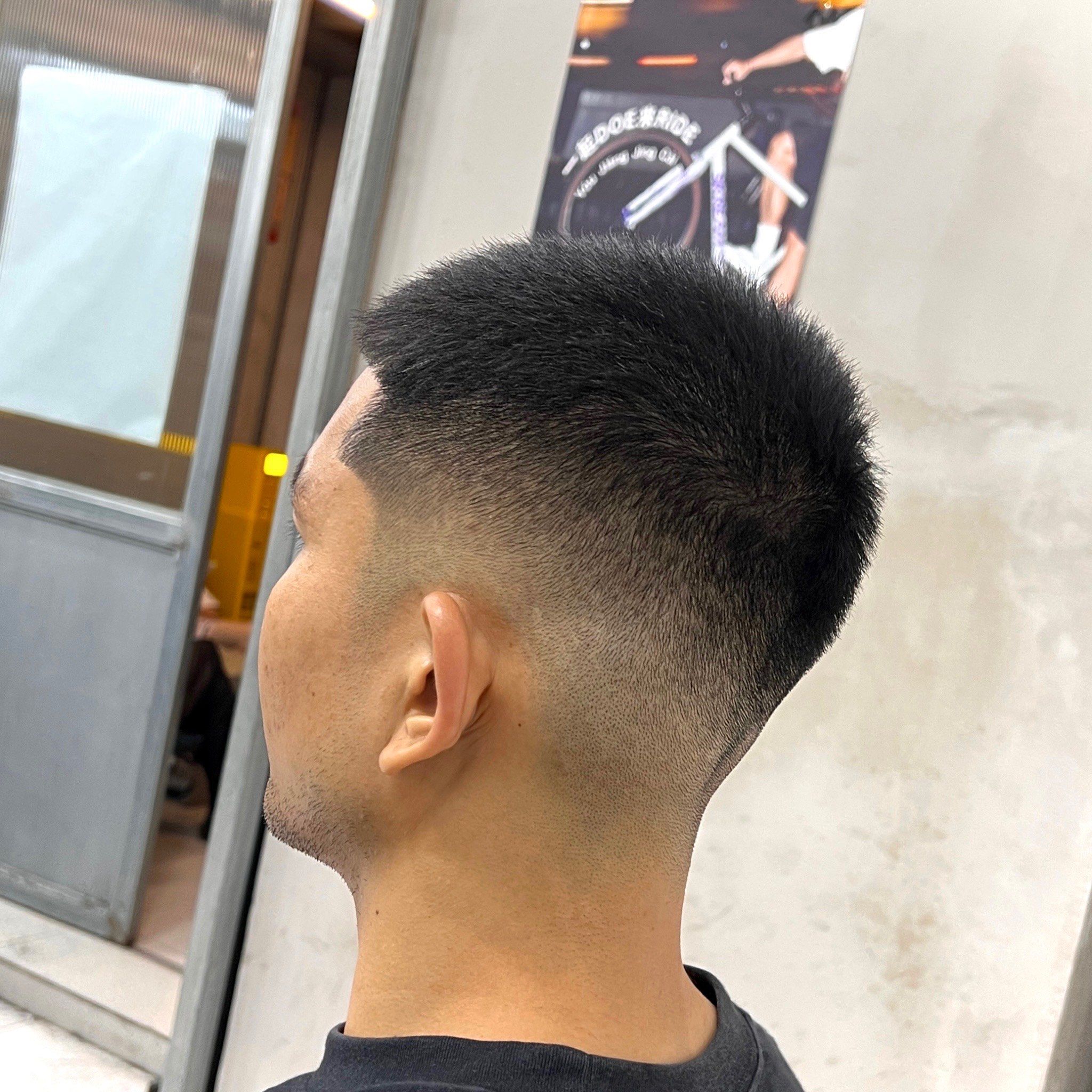 圆寸男士的简约魅力