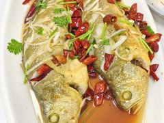 油泼黄花鱼-来之顺海鲜菜馆·青岛菜·始于1993(栈桥店)