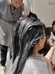 -心迪染发专门店