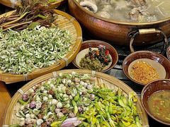 -阿山卓·野生菌火锅·纳西火塘烤肉