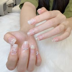 -七彩虹美甲美睫 半永久