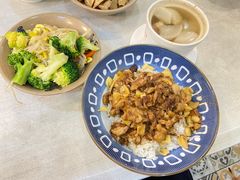 -红猪卤肉饭(大西洋美食城店)