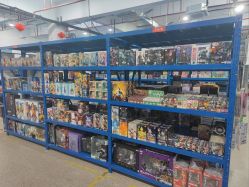 -逝水玩具折扣店