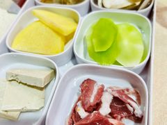 -猪三哥肥肠鸡川菜小炒