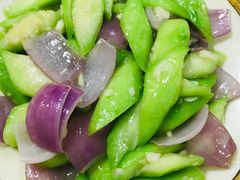 胜瓜炒洋葱-华源餐厅·海鲜大排档(日月贝店)