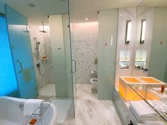 浴室-上海滴水湖皇冠假日酒店