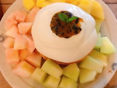 百香果酱水果松饼-春风十里咖啡馆