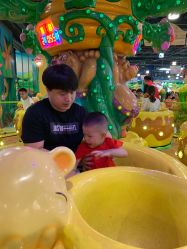 -维佳童话镇演出现场(徐东店)