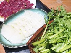 手切鲜牛肉-阿婉贵州苗家酸汤鱼(梅林店)