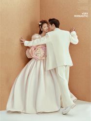 -至臻微拉婚纱摄影