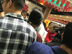 等位区-食尚名肴自助涮烤