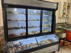 面包甜点陈列柜-沈记烧烤(红豆店)