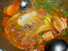 -野山舂·贵州现舂酸汤火锅(鸿通城店)